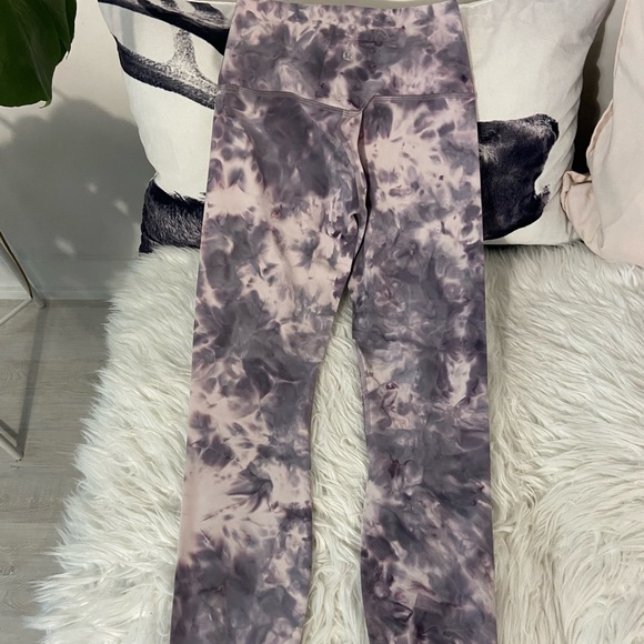 **SOLD** Lululemon Size4 Align Pants 25” Diamond Dye Graphite Purple EUC - Picture 6 of 9